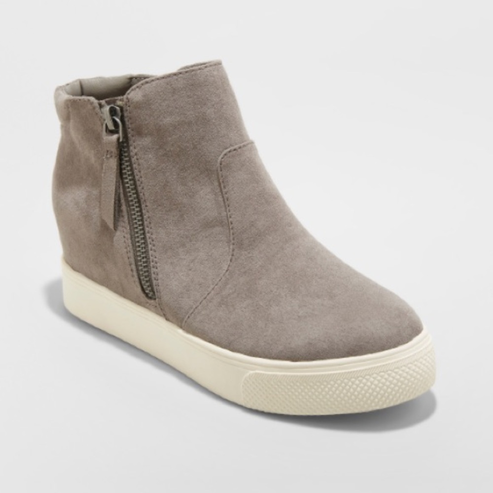 New W/Tags Cindy Wedge Sneakers - Universal Thread